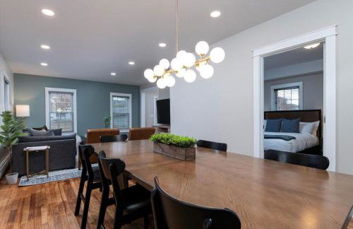 Updated Family-sized Home in Heart of Rutland, Near Slopes, EV Level 2, Hot Tub - Photo 3