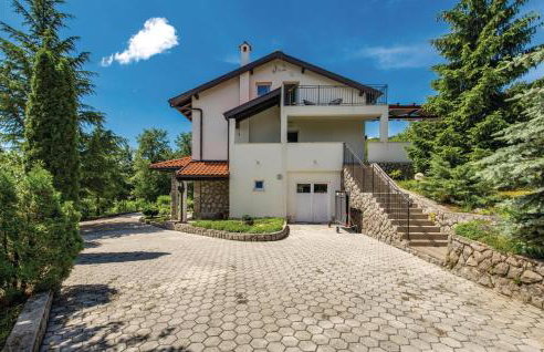 4 Bedroom Gorgeous Home In Jurdani - Photo 19