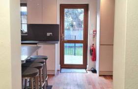 Luxury London House Sleeps x 16, Free Parking, Free Wifi, Garden Patio, Close to tube line easy access to Central London - Foto 24