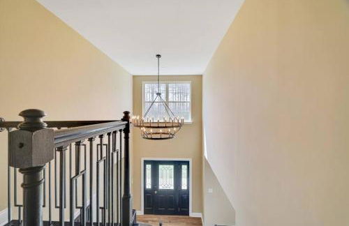 Luxe Lrg Pocono House for 18 Hot Tub/Gameroom/Pool - Foto 71