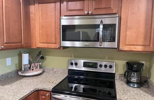 Spacious Condo with Pool Pass! - Foto 10