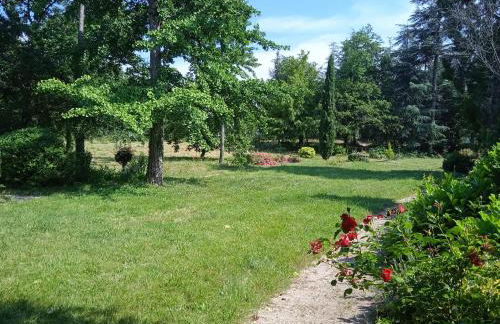Maison calme avec piscine entourée de son parc - Foto 5