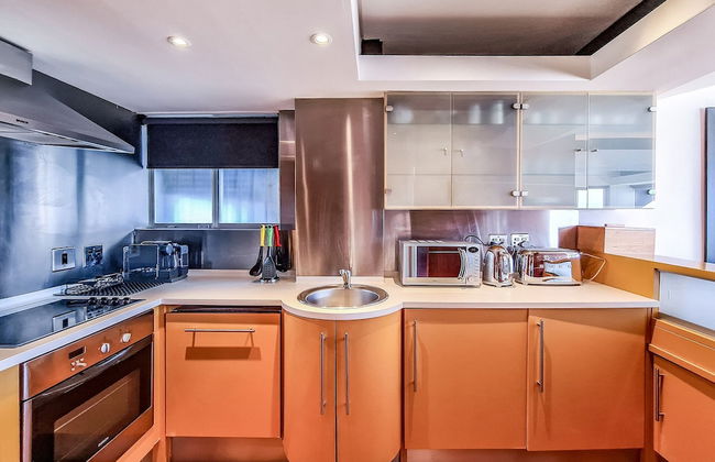 Clifton YOLO Spaces – Clifton Beachfront Executive - Photo 13