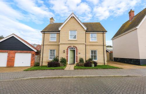 Coral House - Photo 1