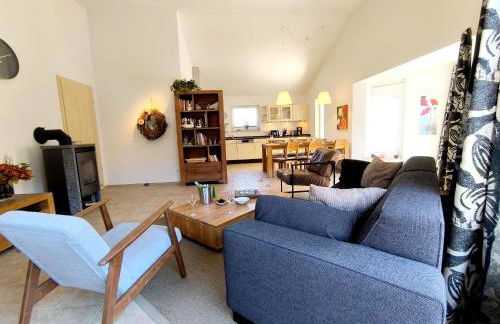 Luxuriöses, familienfreundliches Ferienhaus ,,Amy,, mit Whirlpoolwanne, Kamin und Garten - Foto 1