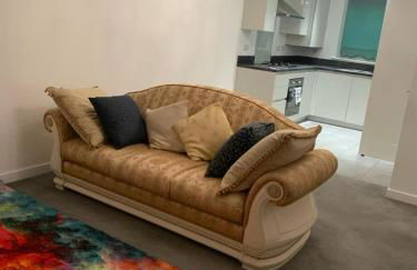 LUXURY 3 BED HOME with MULTIPLE FREE PARKING BAYS Early Check-in Late Check- Out Allowed - Foto 15