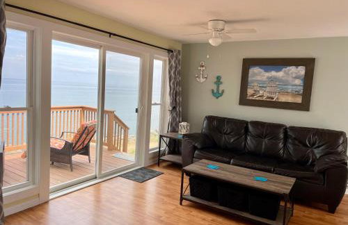 Cozy LAKE ONTARIO WATERFRONT Breathtaking Views! - Foto 13