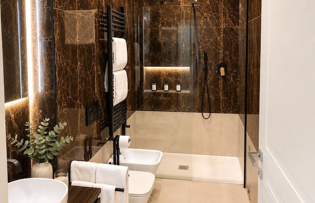 B and G Boutique apt.-heart of Milano- Design District - Photo 48