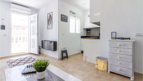 Stunning Apartment In Torrevieja - Foto 3