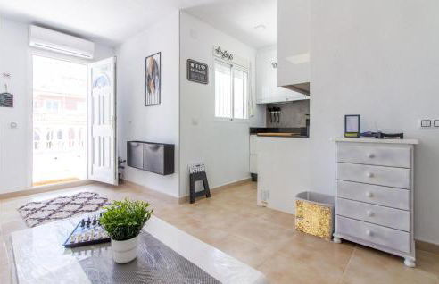 Stunning Apartment In Torrevieja - Foto 3