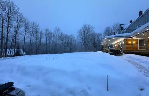 New Sunday River Ski Retreat with Hot Tub Spa - FirePit Sleeps 16 - Foto 76