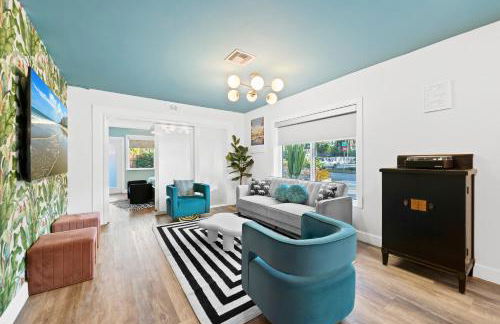 Palms Retreat! Giant Heated Pool-HotTub-FirePit-5Min2Beach-Pets-EV Chgr - Foto 15