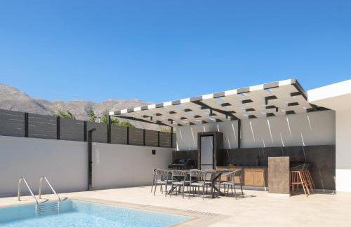 Monti Luxury Villa, with Heated Pool & Hot Tub - Foto 26