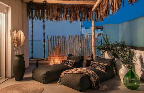 Khroma Luxury Suite 2 Beach front apartment - Photo 29