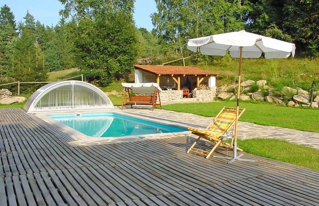 5 bedroom House in Benešov nad Černou with private pool and garden - Photo 3