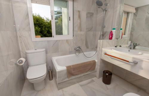 Villa Venecia, Apartamento de Lujo en 1º línea de playa + parking - Photo 42