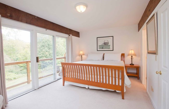 2BR Topnotch Condo - Photo 4