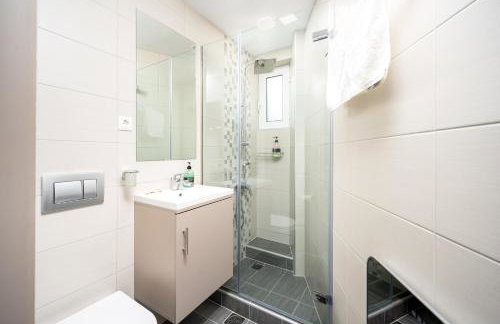 John's city center roof studio flat -panorama view - Photo 4