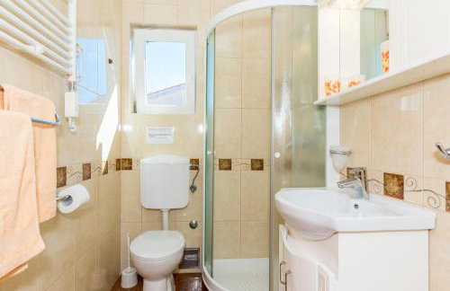 Apartments Ivan Sea View in Peaceful Lun - Photo 11