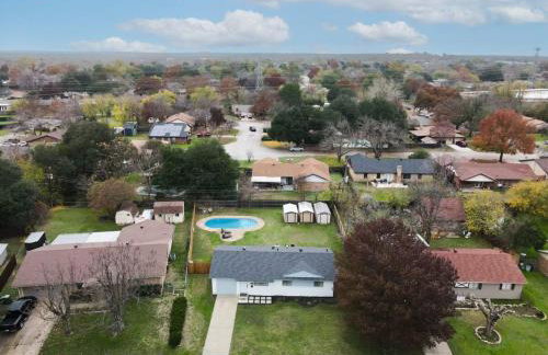 Upscale 3BR 2B Cozy Home with Pool & Grill - Foto 39