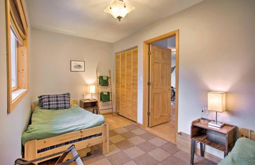 Remote Island Escape with Breathtaking Views - Photo 27