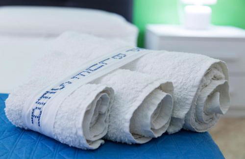 Deep Blue Sea - Photo 2