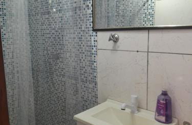 Suíte e cozinha, entrada compartilhada - Foto 15