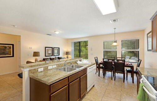 Family Friendly - South Facing Pool - Game Room - Gated - Near Disney - Foto 25