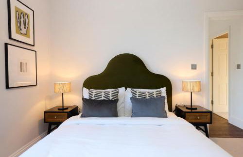 Behind the Blue Wall - Foto 22