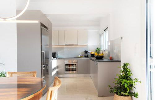 Delightful Penthouse - Photo 2