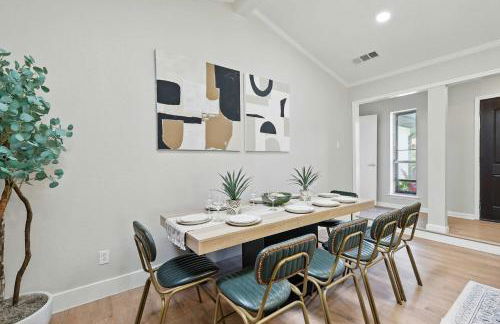 Spacious 5BR Getaway with Pool - Foto 13