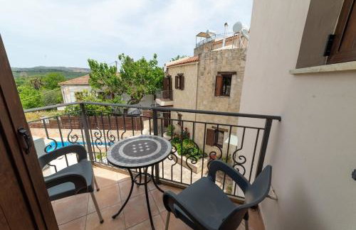 3-Min Drive to Kalyves Beach, Stone Villa in Armenoi next to Cafés & Taverns by the Natural Water Springs - Foto 6