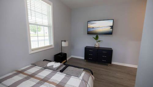 3 Min to Downtown - 10 Min to Elon - Smart TVs - Foto 3