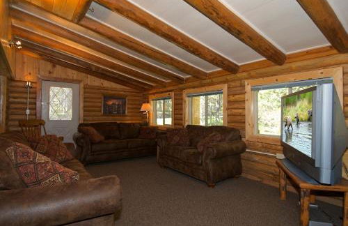 Grey Wolf Retreat by KABINO Sleeps 20 Commercial Kitchen Fire Pit WiFi Bunk Beds - Foto 16