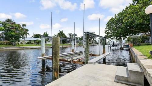 Waterfront Paradise! Heated Pool, Dock, Grill, Fishing near restaurants and shops - Foto 4