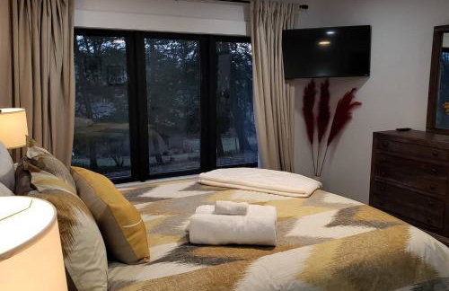 RiverEdge Haven Hot Tub, 5 Beds, Kayaks Near ND - Foto 35