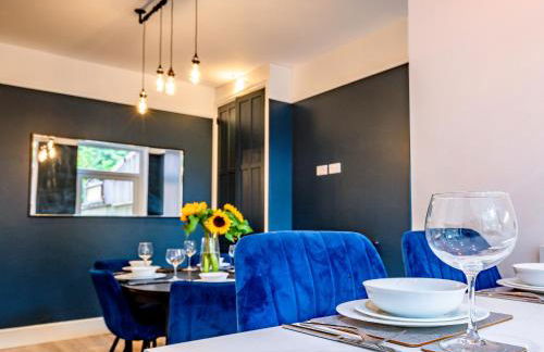 Exquisite Renovation in Central Location with Garden and Parking - Photo 28