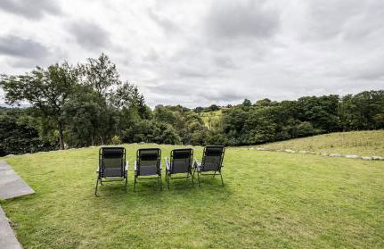 Stunning Barn Conversion with HOT TUB and ALPACAS - Ty Cerrig Barn - Photo 31