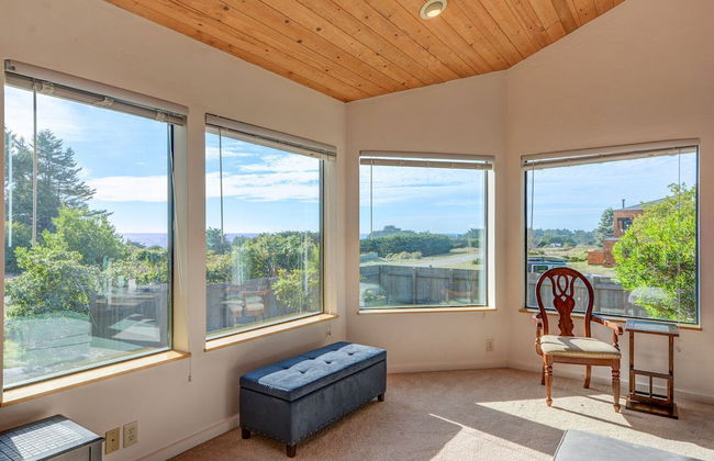 Pacific Splendor Private Hot Tub w/ Views! - Foto 13