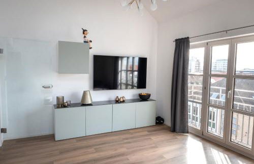 EICH-Penthouse, zentral am Stadtwald mit Ausblick über die Stadt, 24h self check-in, Netflix, DisneyPlus - Foto 9