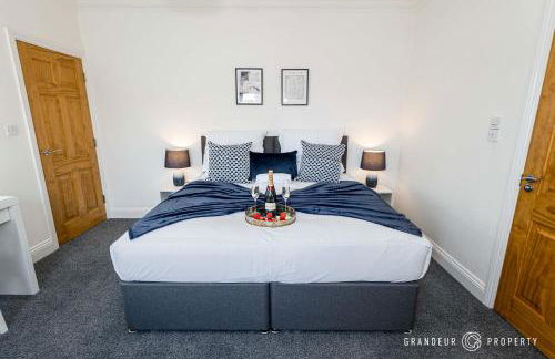 The Westborough Nook by Grandeur Property - Photo 3