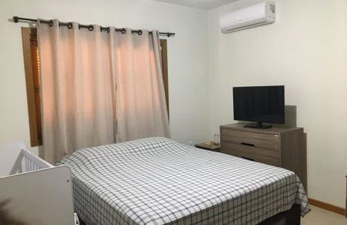 Casa até 6 pessoas, 4 colchoes, 1 cama queen, 2 banheiros - Foto 11