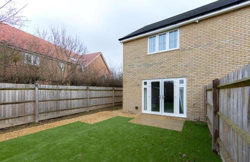 Stylish 2 Bedroom House - Village Location - Foto 37