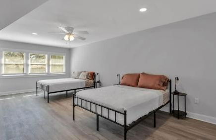 6 Bedroom with Guest House Walk to Lake & Shops - Foto 27