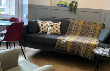 Beautiful 2-bed Study or Visit Flat - Photo 1