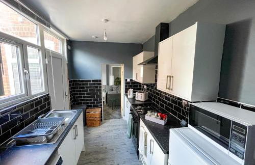 Perfect for Contractors! Free Central Parking! - Foto 7