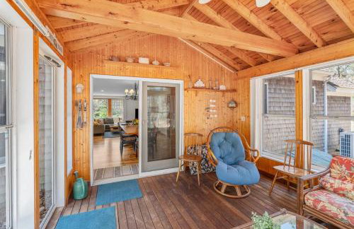 Lovely House 5 Min to Beach with Deck Grill and Garage - Foto 28