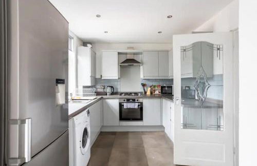 Captivating 3 bedroom home with conservatory - Foto 19