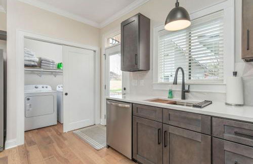 Brand New Modern House - Walk to Main Street - Foto 26