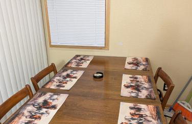 FairWestern, 5 bedrooms, 2 baths, sleeps 11 - Foto 10